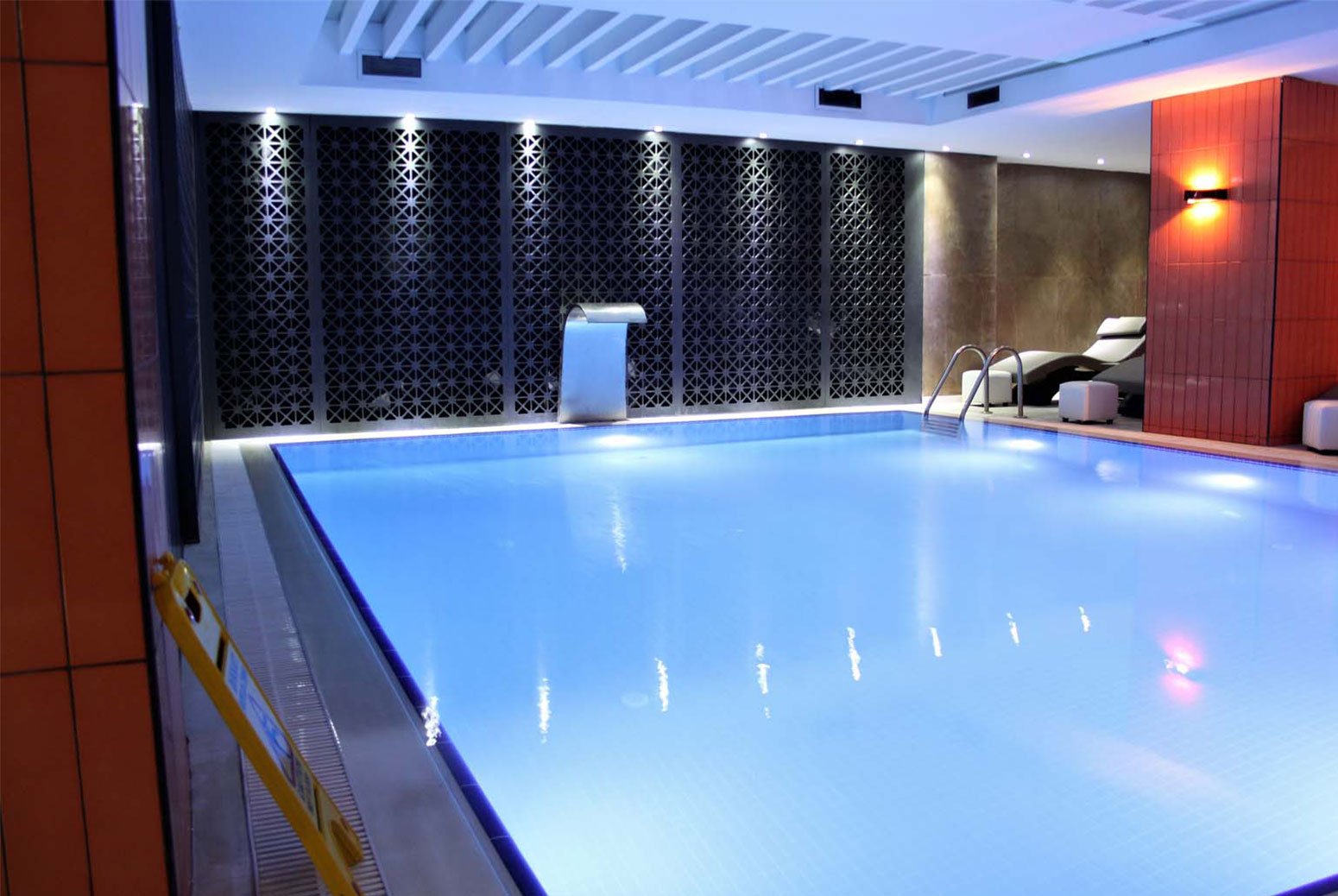 Swimming Pool Victory Spa Istanbul
